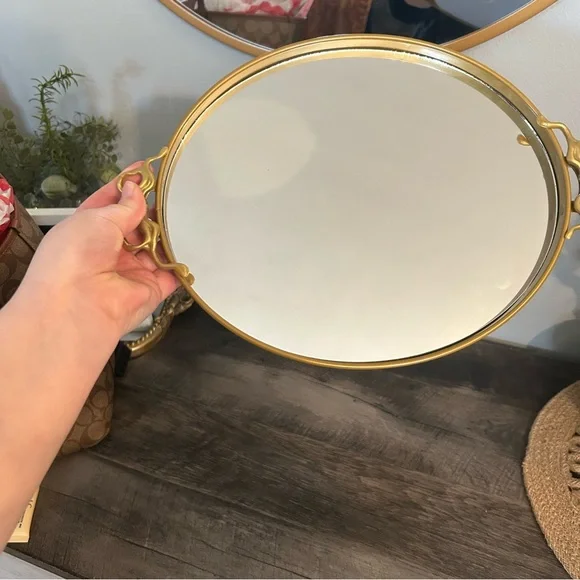 Bow Mirrored Tray - Bullseye's
Playground™ - Picture 2 of 4